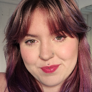 Ella C profile picture