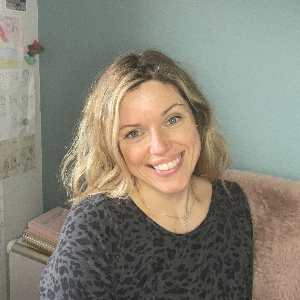 Laura F profile picture