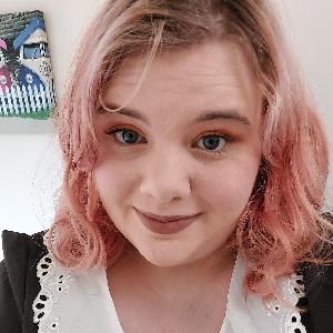 Esme C Profile Picture